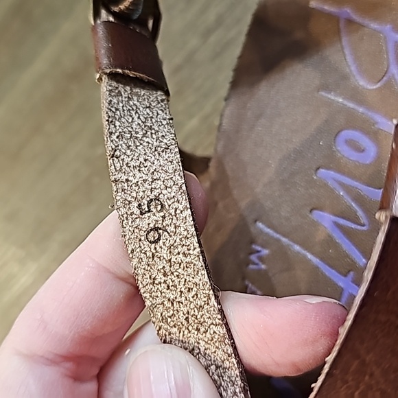 Blowfish Granola Strappy Leather Sandals Women's 9.5 - Picture 3 of 4